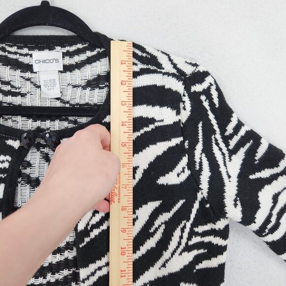 Chicos Sweater Womens 0 Black White 4 Zebra Print Cardigan Knit Casual Classic - Picture 5 of 12